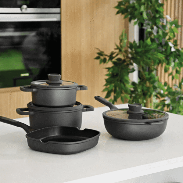 ووك مغطاة مقاس 28 سم