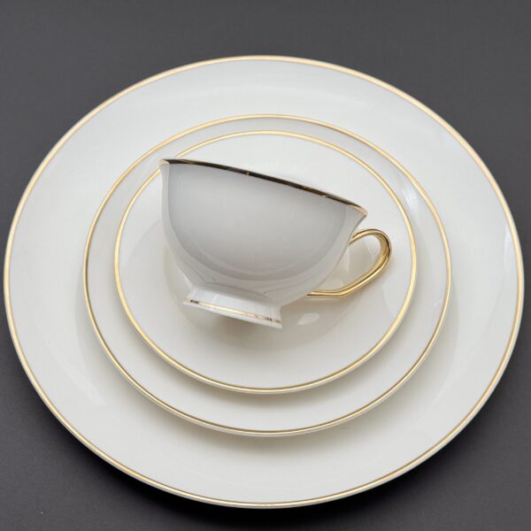 طقم سفره 60 قطعه – Gold Rim