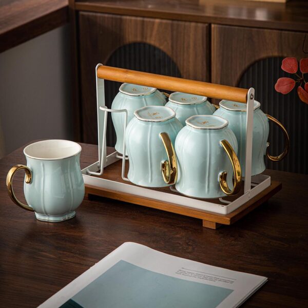 طقم مجات على حامل – Queen – لبنى