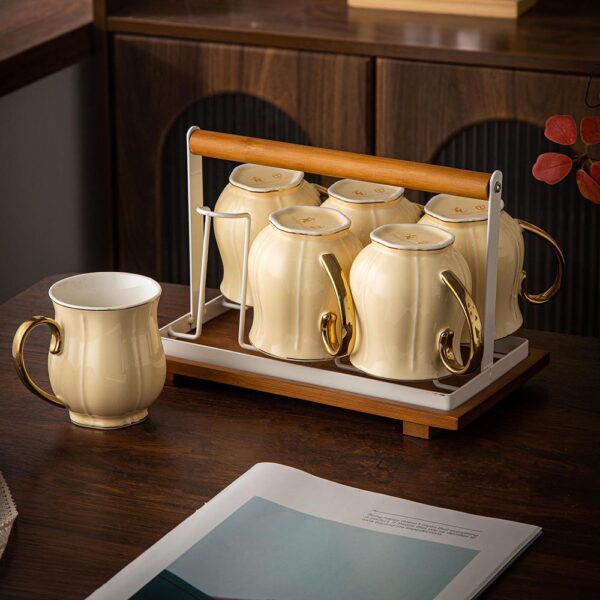 طقم مجات على حامل – Queen – بيج