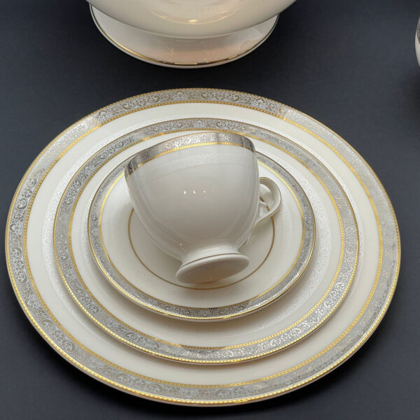 طقم سفره 112 قطعه – F01