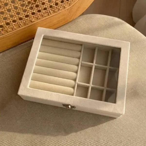 منظم اكسسوارات من القطيفة